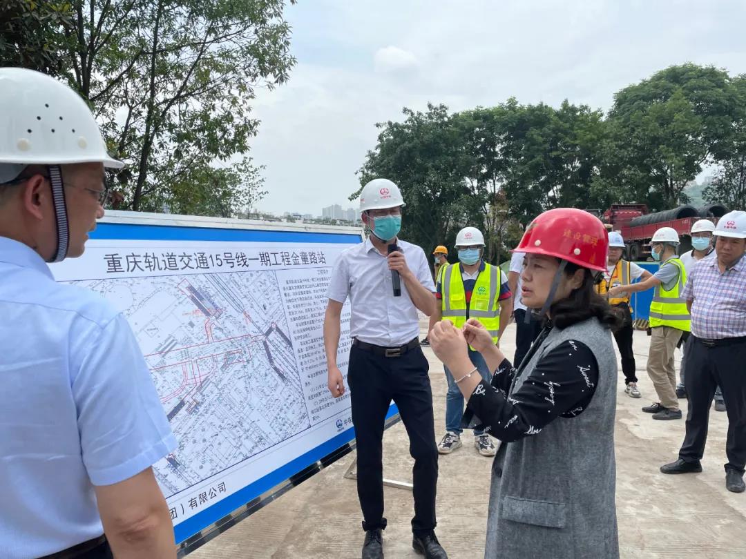 陳靜赴城軌快線15號(hào)線一期工程調(diào)研.jpg